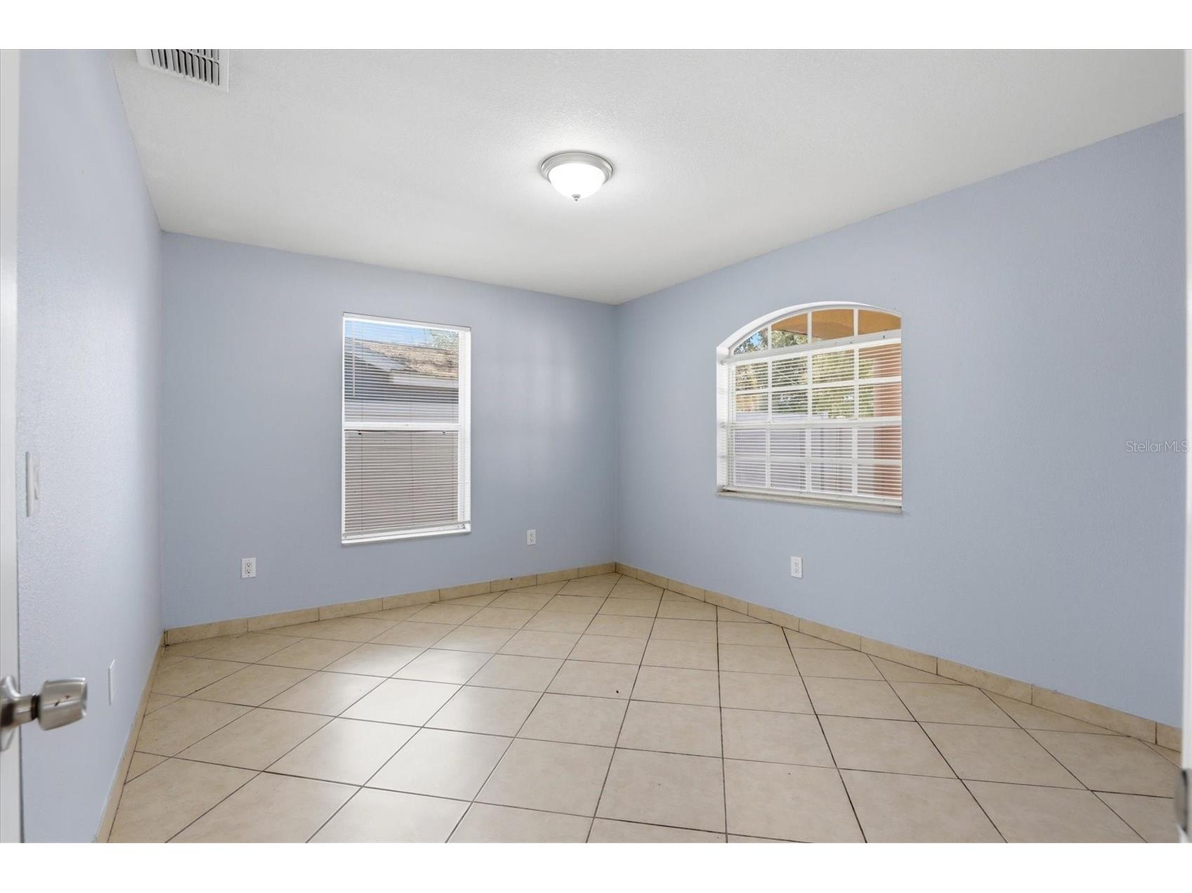 1708 E Genesee Street Tampa FL 33610 TB8498288 image16
