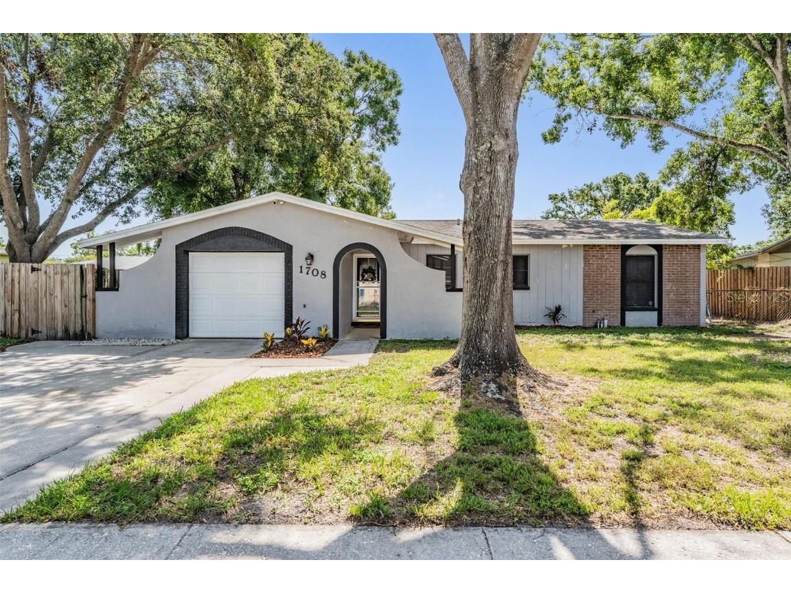 1708 Julian Lane Drive Tampa FL 33619 TB8386585 image1