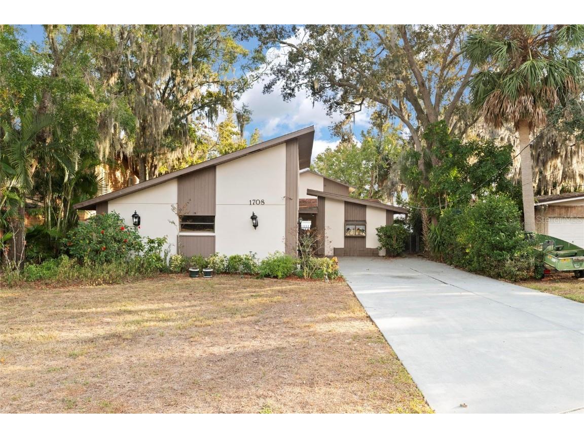 1708 Richard Ervin Parkway Tarpon Springs FL 34688 - LAKE TARPON TB8454735 image2