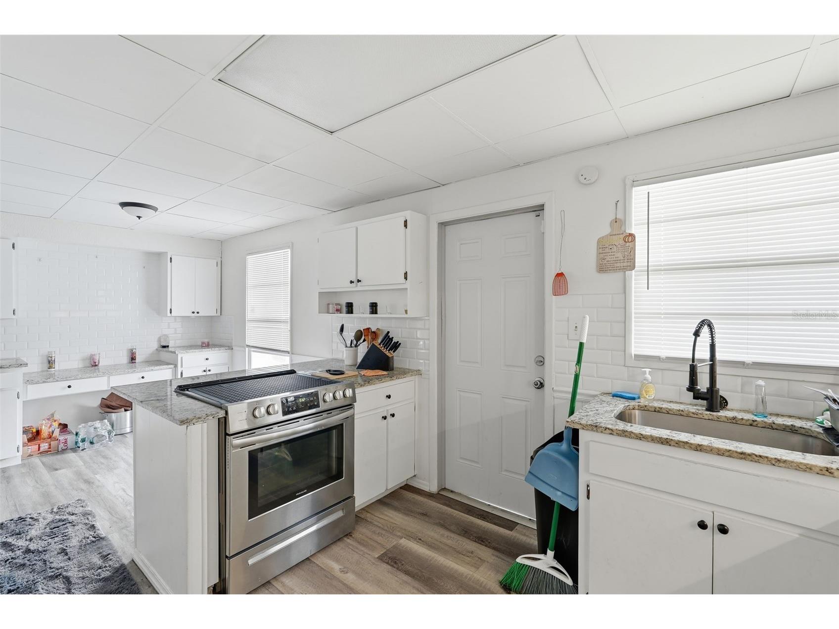 1709 Carnegie Circle Tampa FL 33619 W7883173 image11