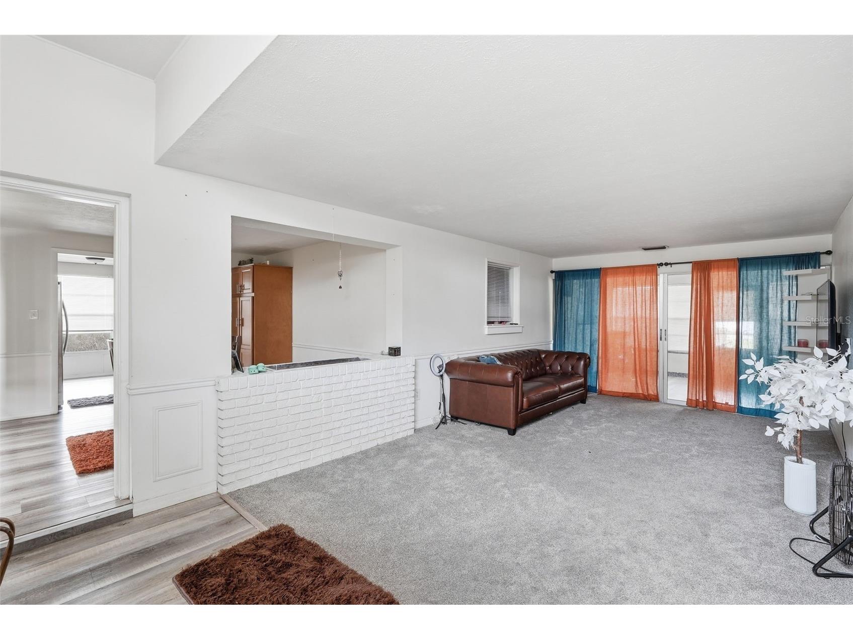 1709 Carnegie Circle Tampa FL 33619 W7883173 image4