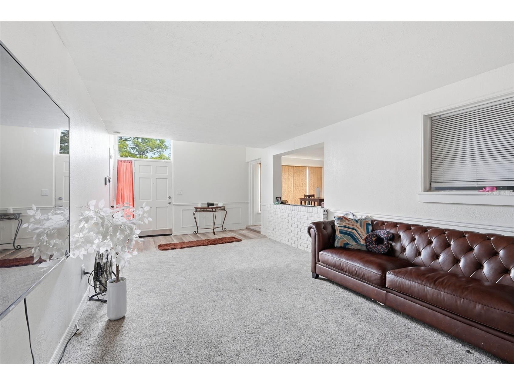 1709 Carnegie Circle Tampa FL 33619 W7883173 image5
