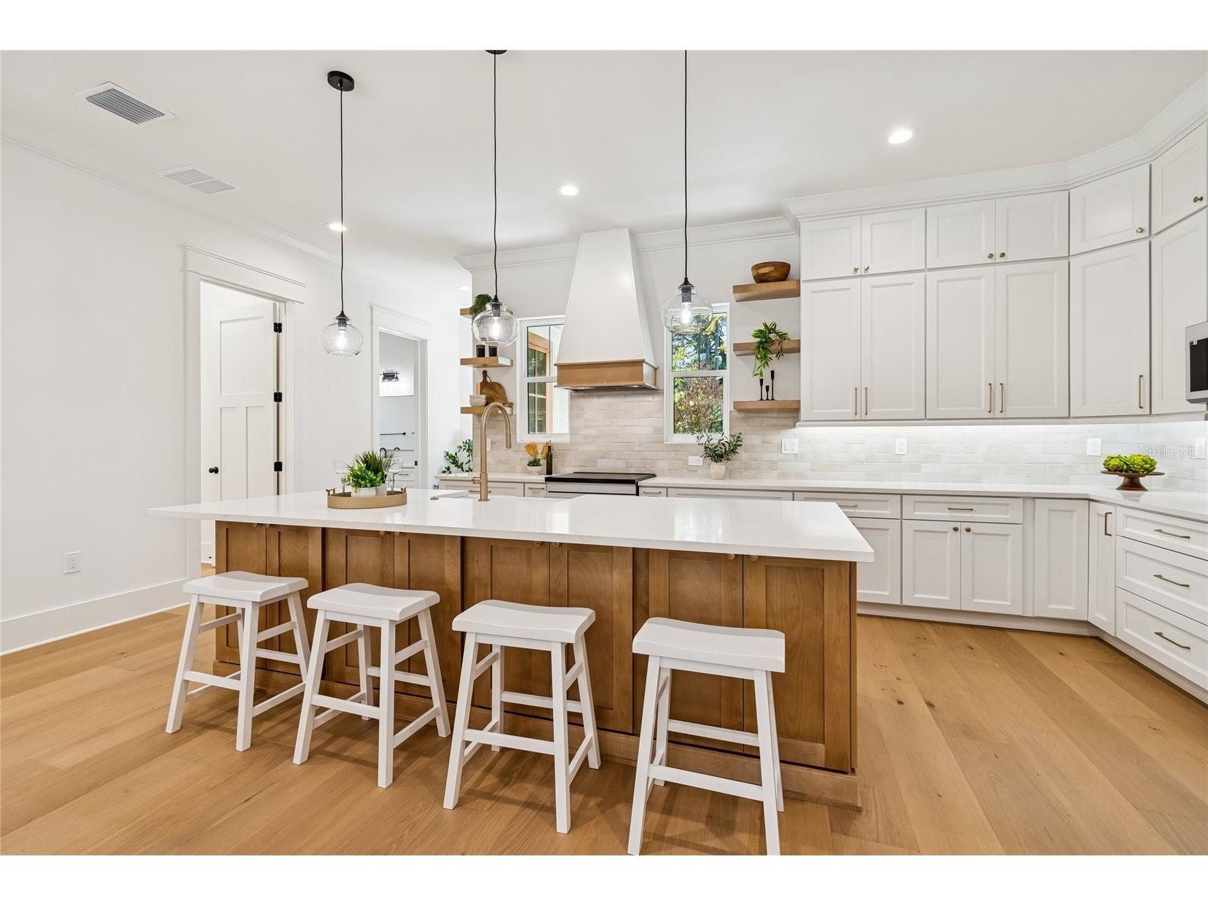 1709 E Henry Avenue Tampa FL 33610 TB8481181 image22