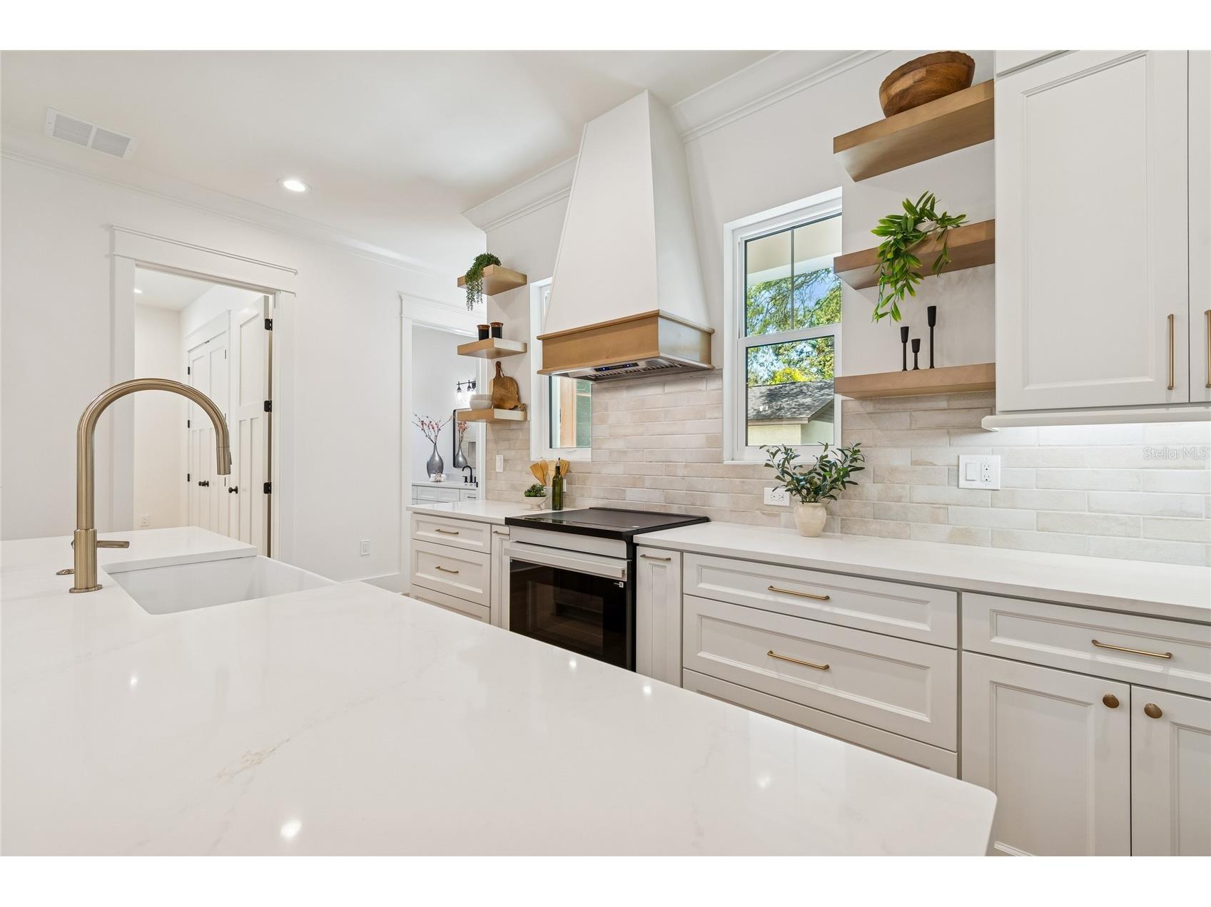 1709 E Henry Avenue Tampa FL 33610 TB8481181 image23