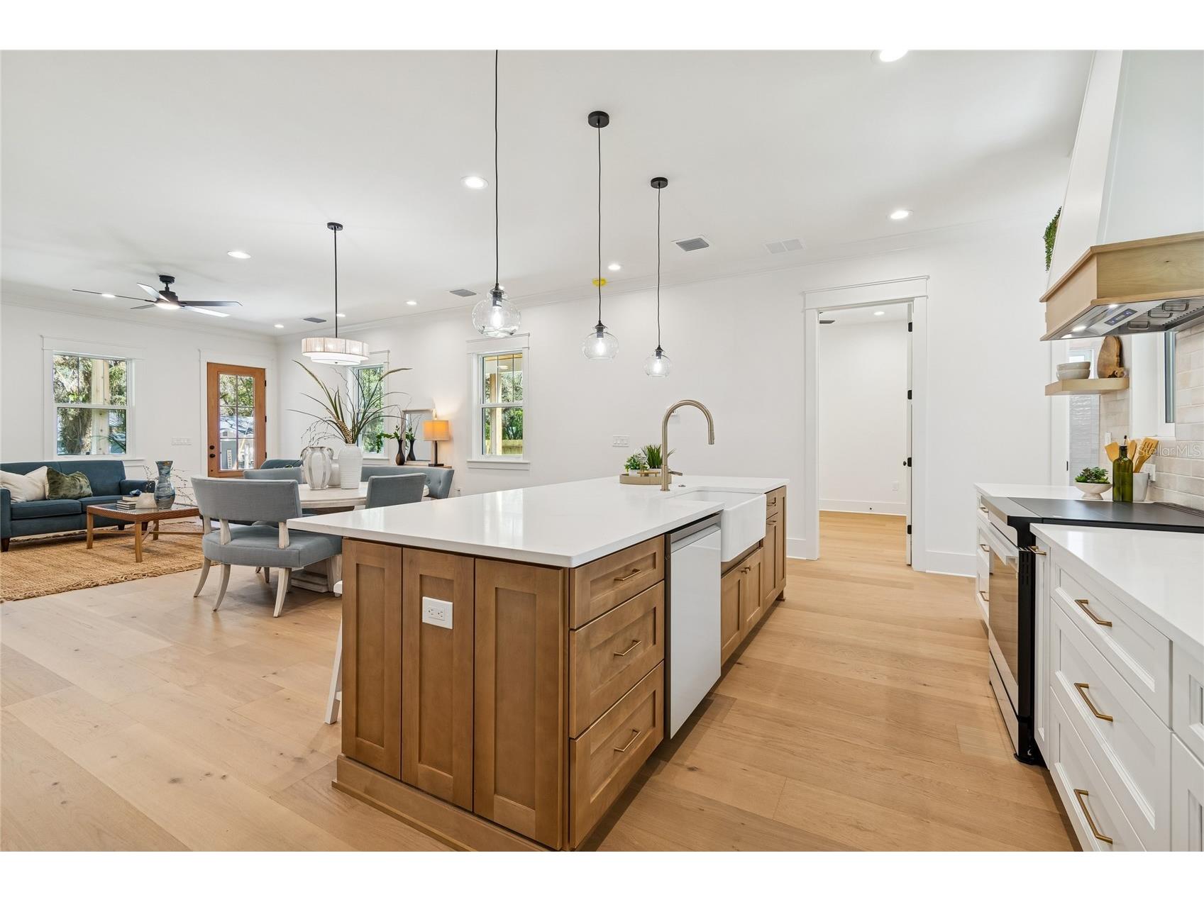 1709 E Henry Avenue Tampa FL 33610 TB8481181 image29
