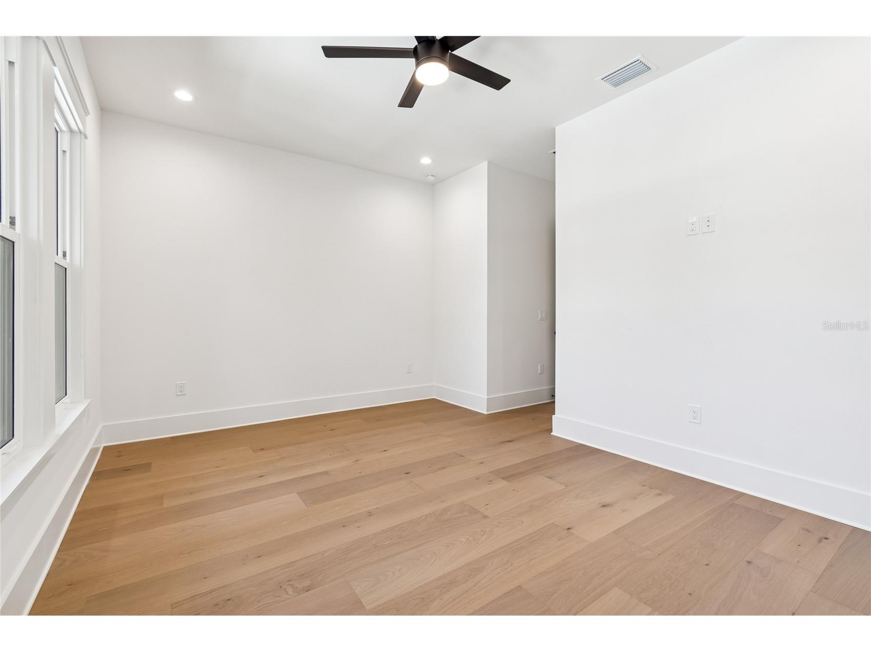 1709 E Henry Avenue Tampa FL 33610 TB8481181 image56
