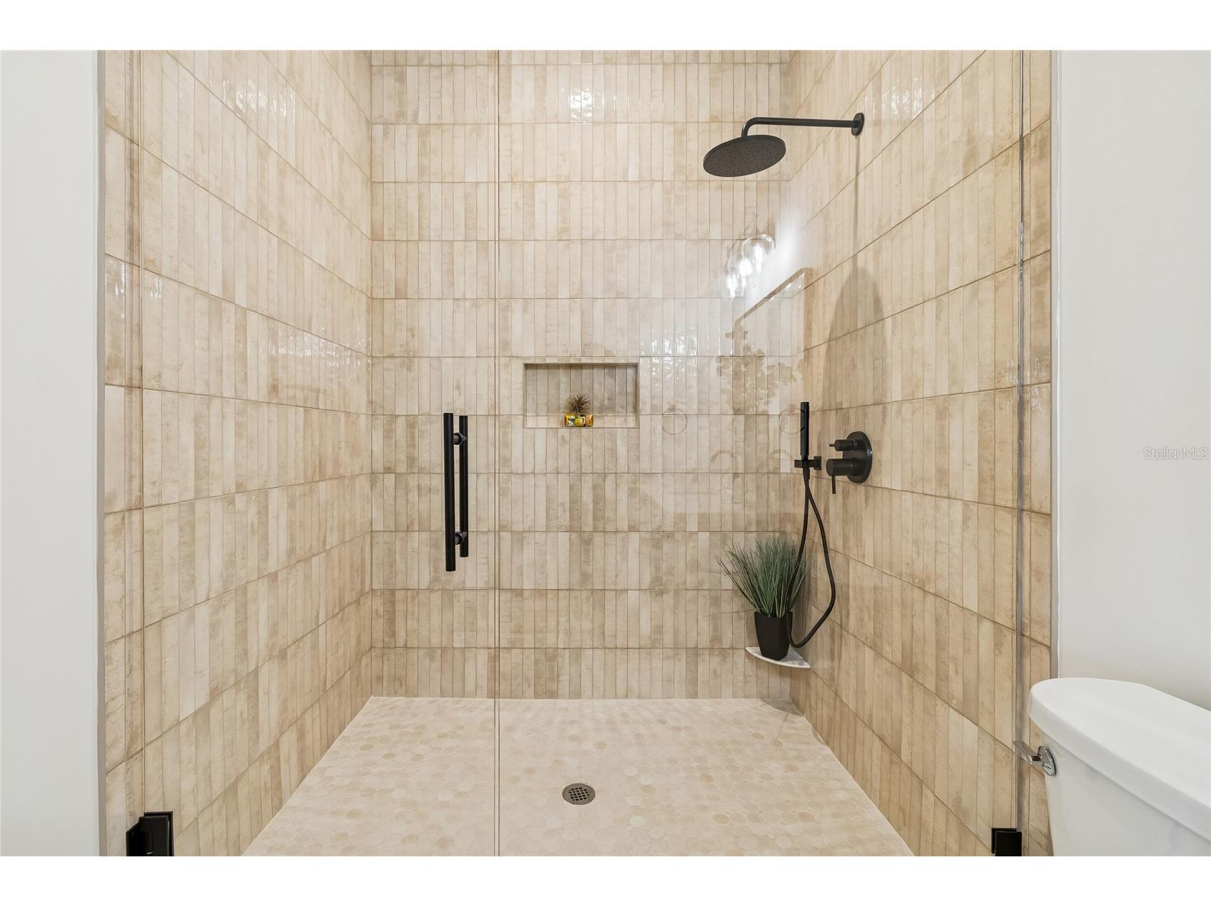 1709 E Henry Avenue Tampa FL 33610 TB8481181 image60