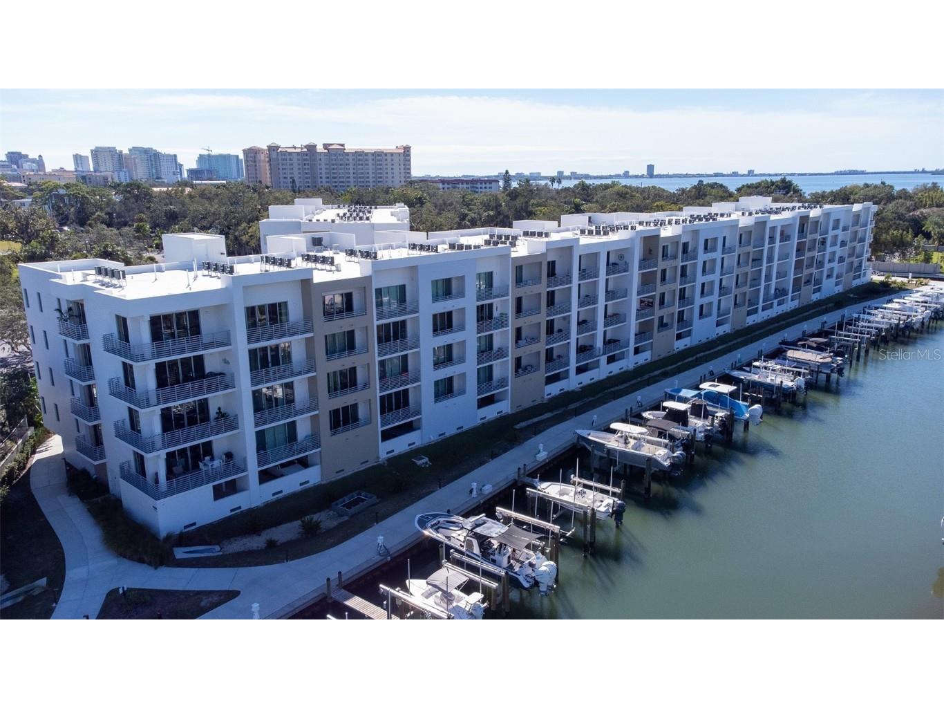 1709 N Tamiami Trail #214 Sarasota FL 34234 - SARASOTA BAY A4632613 image1