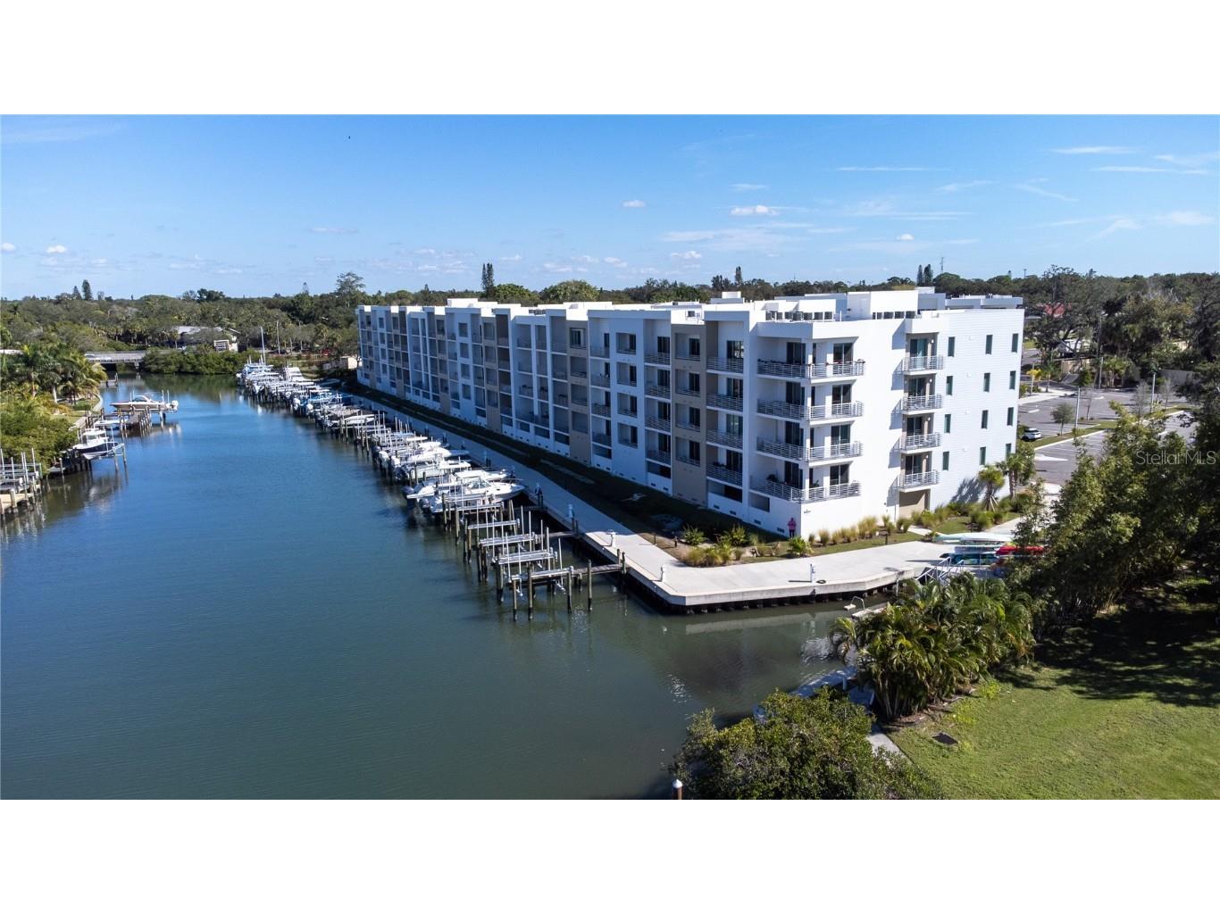 1709 N Tamiami Trail #215 Sarasota FL 34234 - SARASOTA BAY A4632292 image1