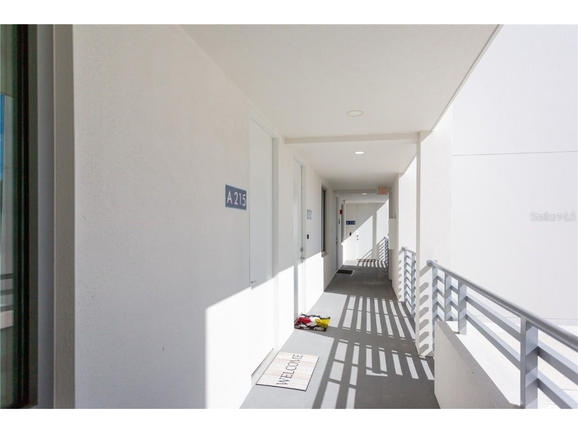 1709 N Tamiami Trail #215 Sarasota FL 34234 - SARASOTA BAY A4632292 image3