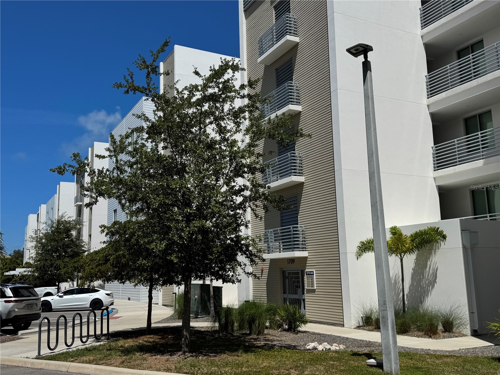 1709 N Tamiami Trail #327 Sarasota FL 34234 - WHITAKER BAYOU A4695782 image1