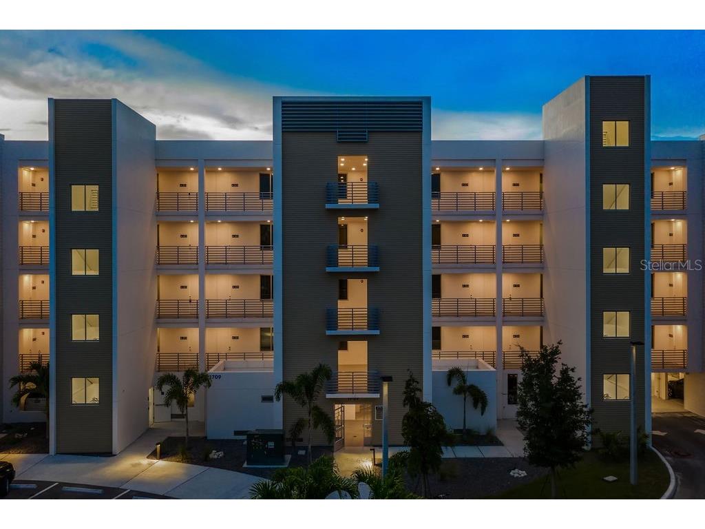 1709 N Tamiami Trail #420 A Sarasota FL 34234 - WHITAKER BAYOU O6040915 image1