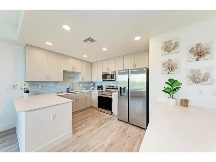 1709 N Tamiami Trail #425 Sarasota FL 34234 TB8434282 image12