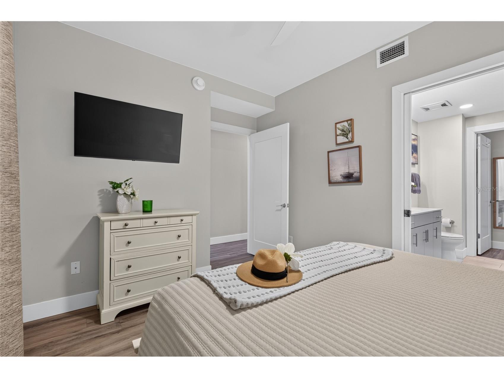 1709 N Tamiami Trail #505 Sarasota FL 34234 A4698705 image18
