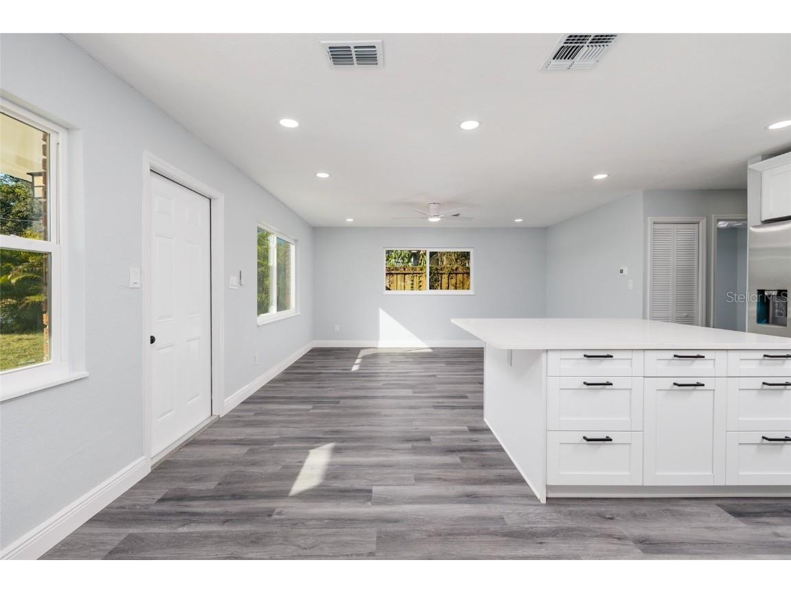 1709 W Perio Street Tampa FL 33612 TB8449936 image4