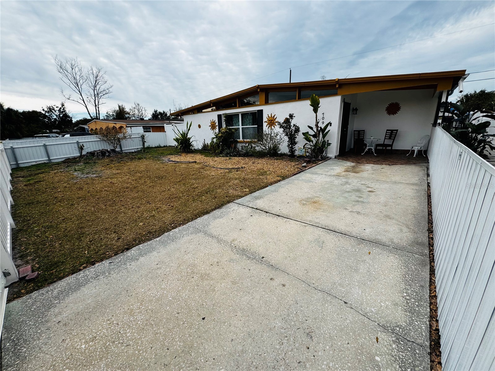 1709 Warrington Way Tampa FL 33619 TB8475435 image3