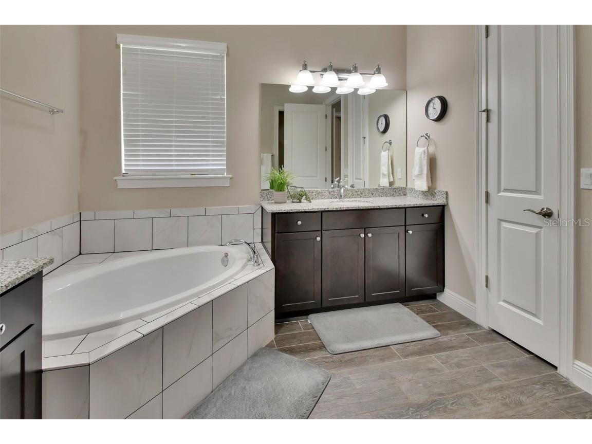 171 Birchmont Drive Deland FL 32724 V4942886 image23