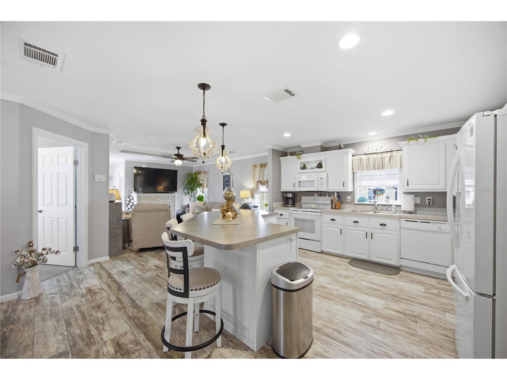 171 Crown Point Drive Nokomis FL 34275 A4685021 image8