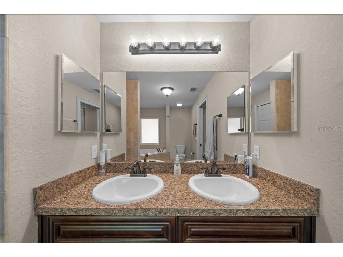 171 Oak Circle Ocala FL 34472 OM713319 image35