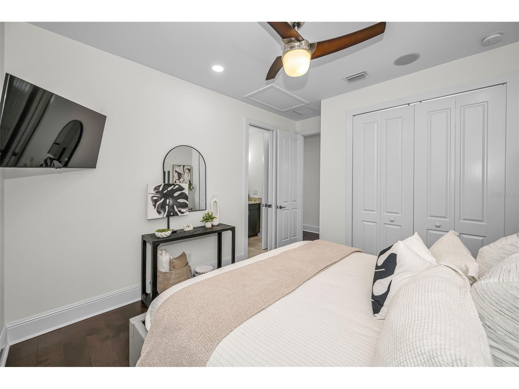 1710 Brightwaters Boulevard NE Saint Petersburg FL 33704 TB8471809 image33