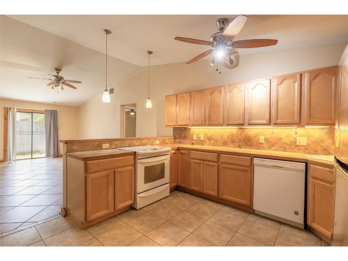 1710 Espanola Avenue Daytona Beach FL 32117 O6322882 image8