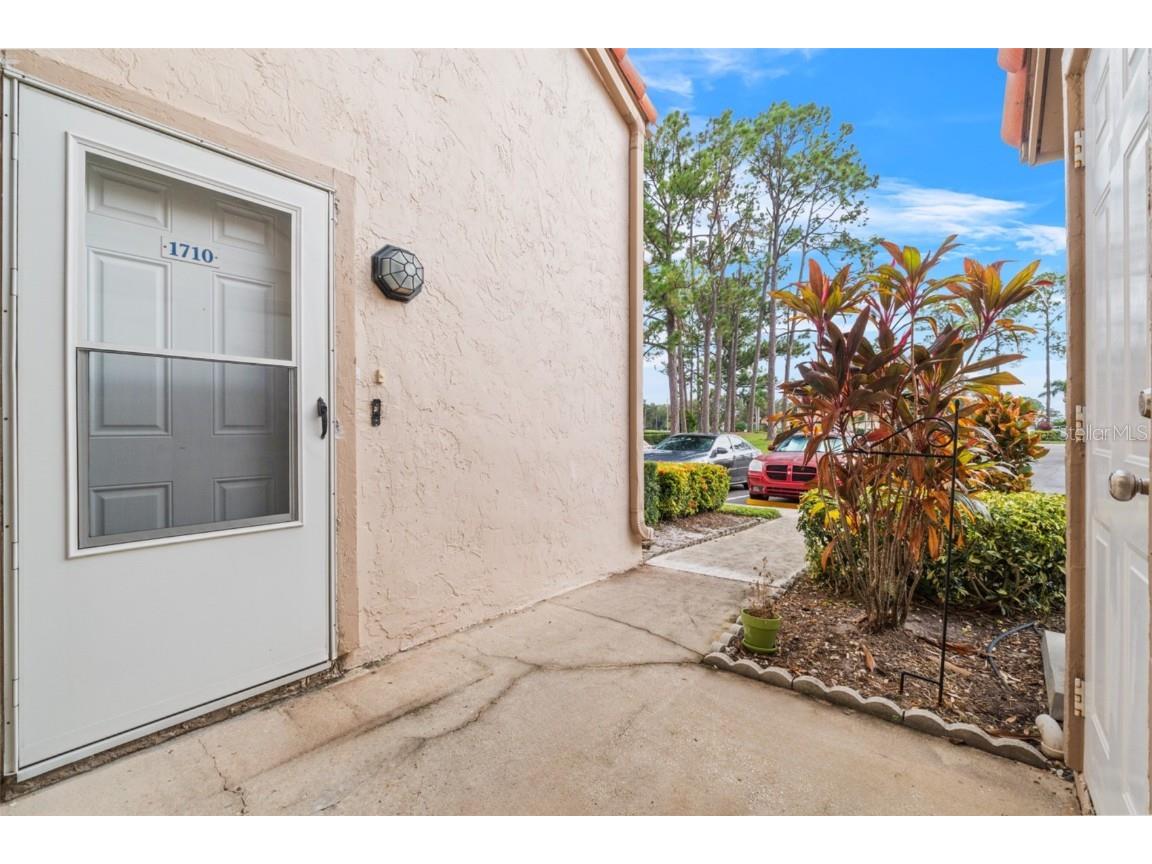 1710 Garden Lake Drive #1710 Winter Haven FL 33884 L4948430 image3