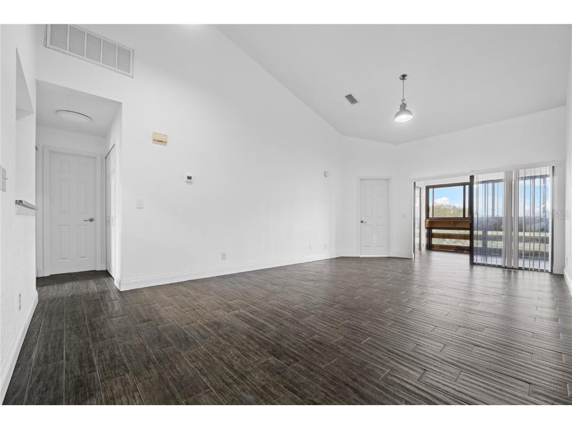 1710 Garden Lake Drive #1710 Winter Haven FL 33884 L4948430 image8