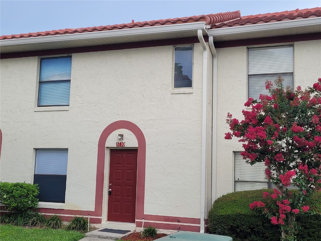 1710 Silver Creek Court #98 Orlando FL 32807 O6124712 image1
