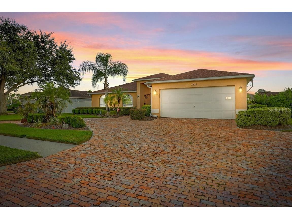 1711 Glen Oak Lane Lutz FL 33549 W7877617 image1