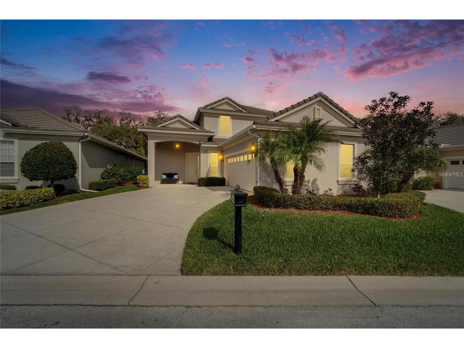 1711 Laurel Glen Place Lakeland FL 33803 L4958519 image1