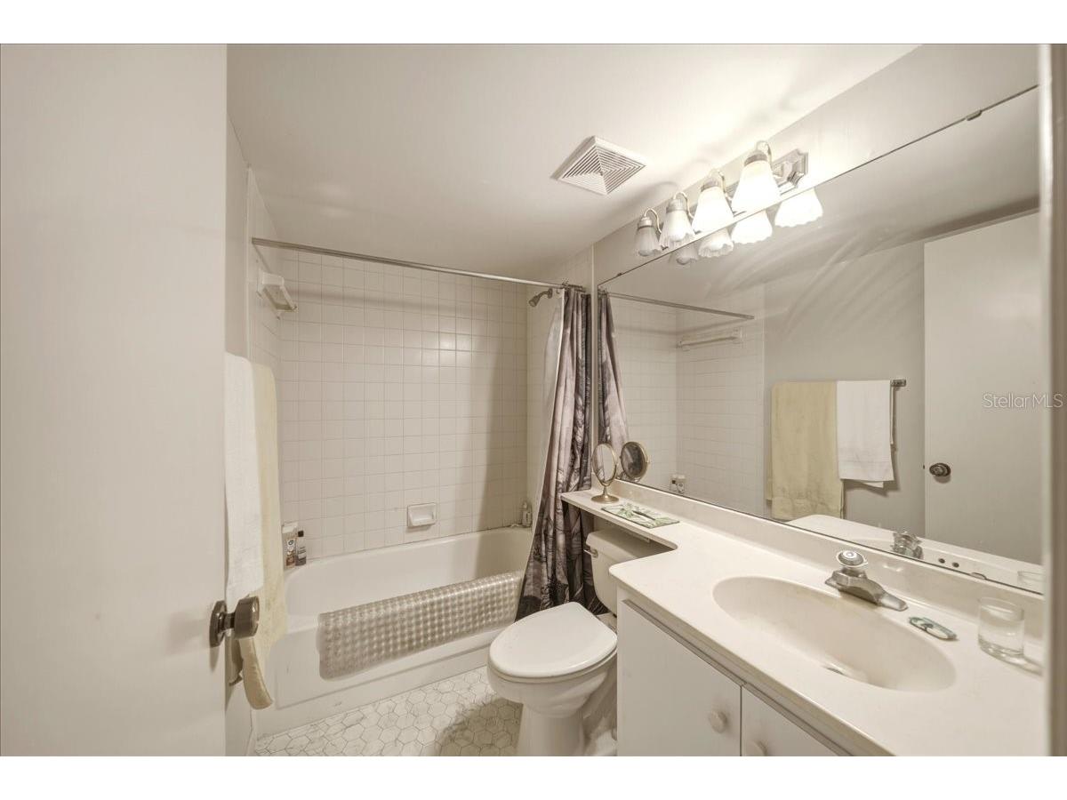 1711 Pelican Cove Road #341 Sarasota FL 34231 A4684312 image23