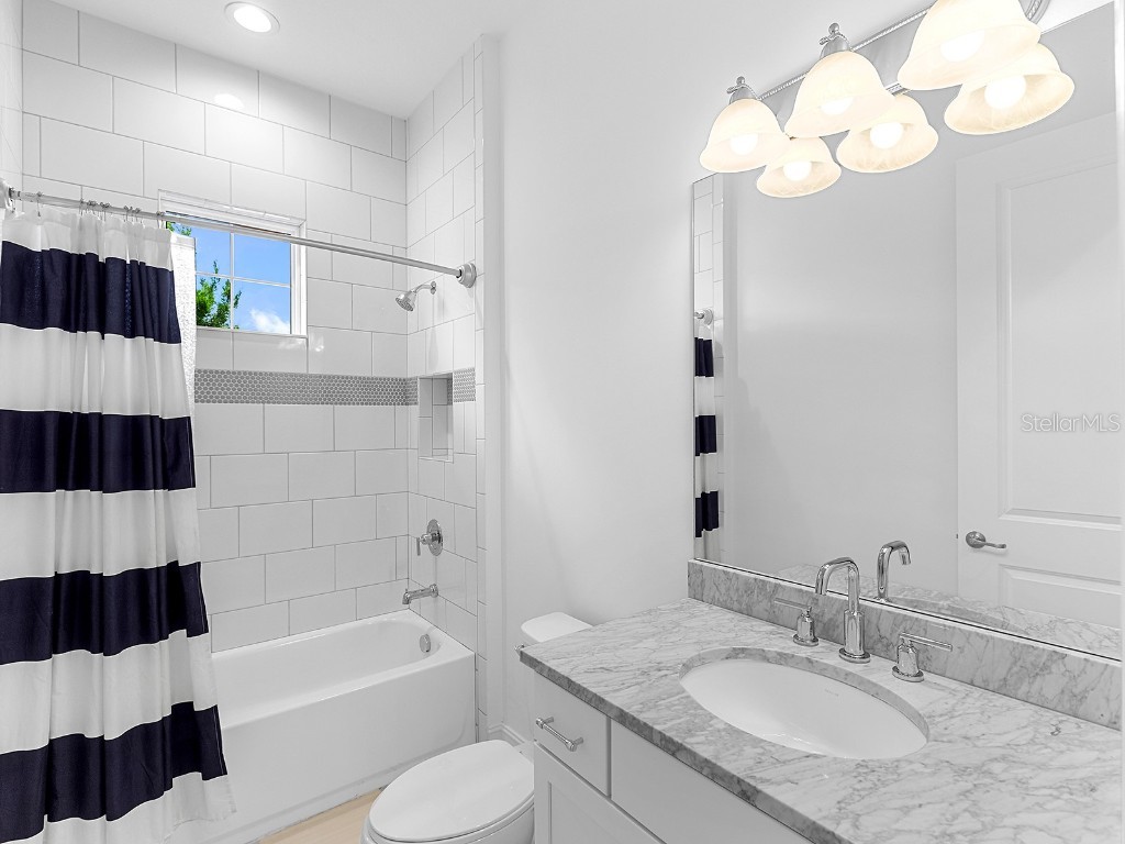 17114 Verona Place Lakewood Ranch FL 34202 A4649045 image30