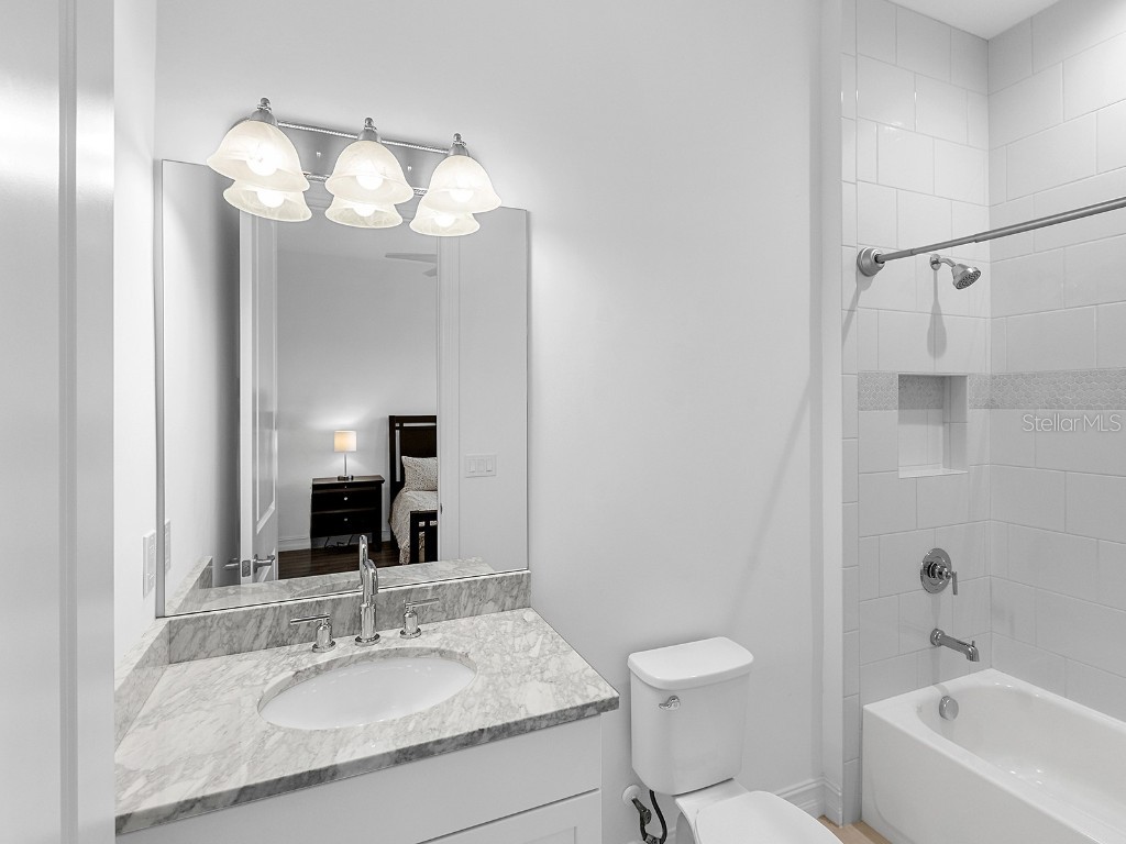 17114 Verona Place Lakewood Ranch FL 34202 A4649045 image32