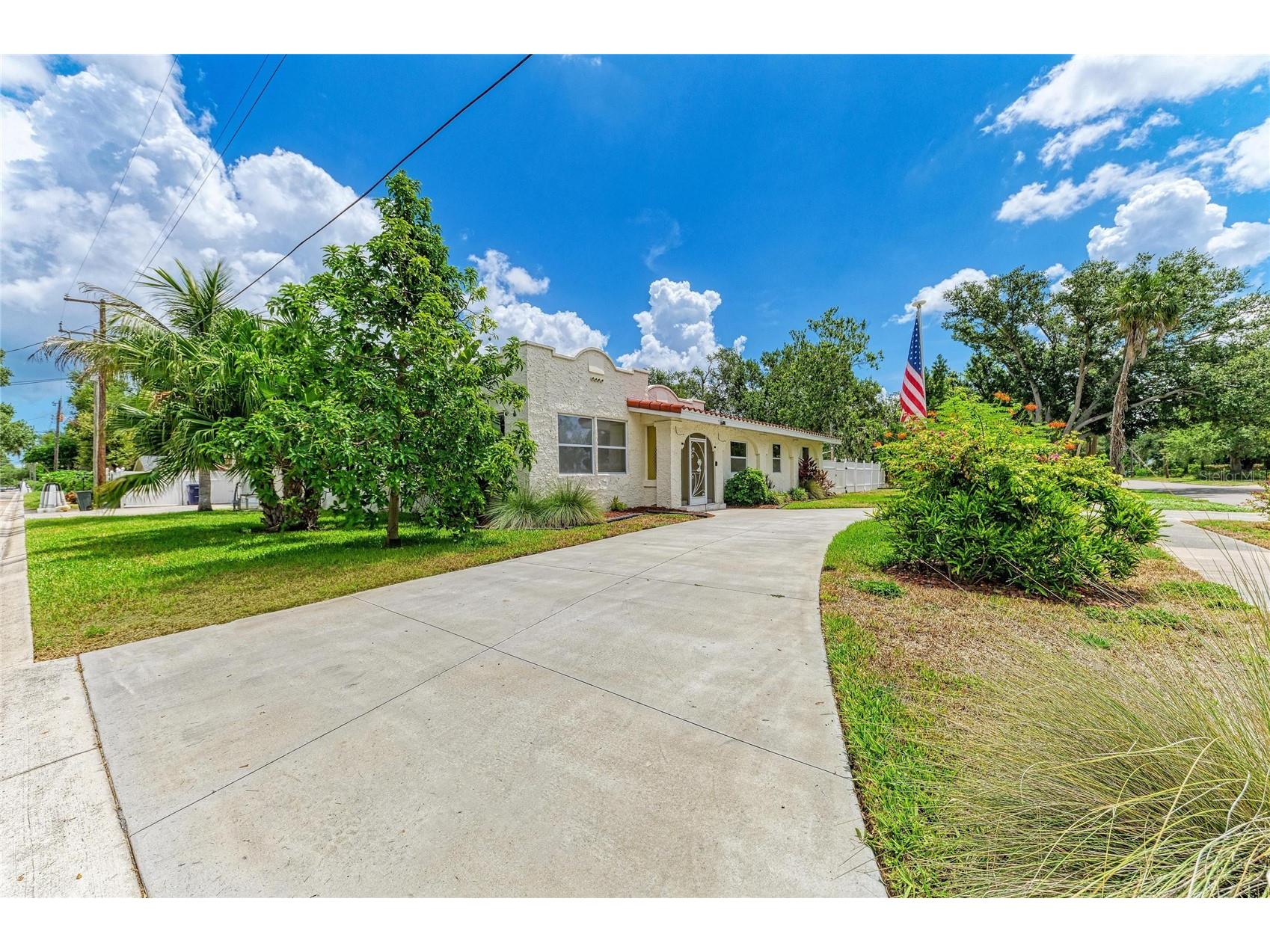 1712 4th Street W Palmetto FL 34221 A4700141 image1