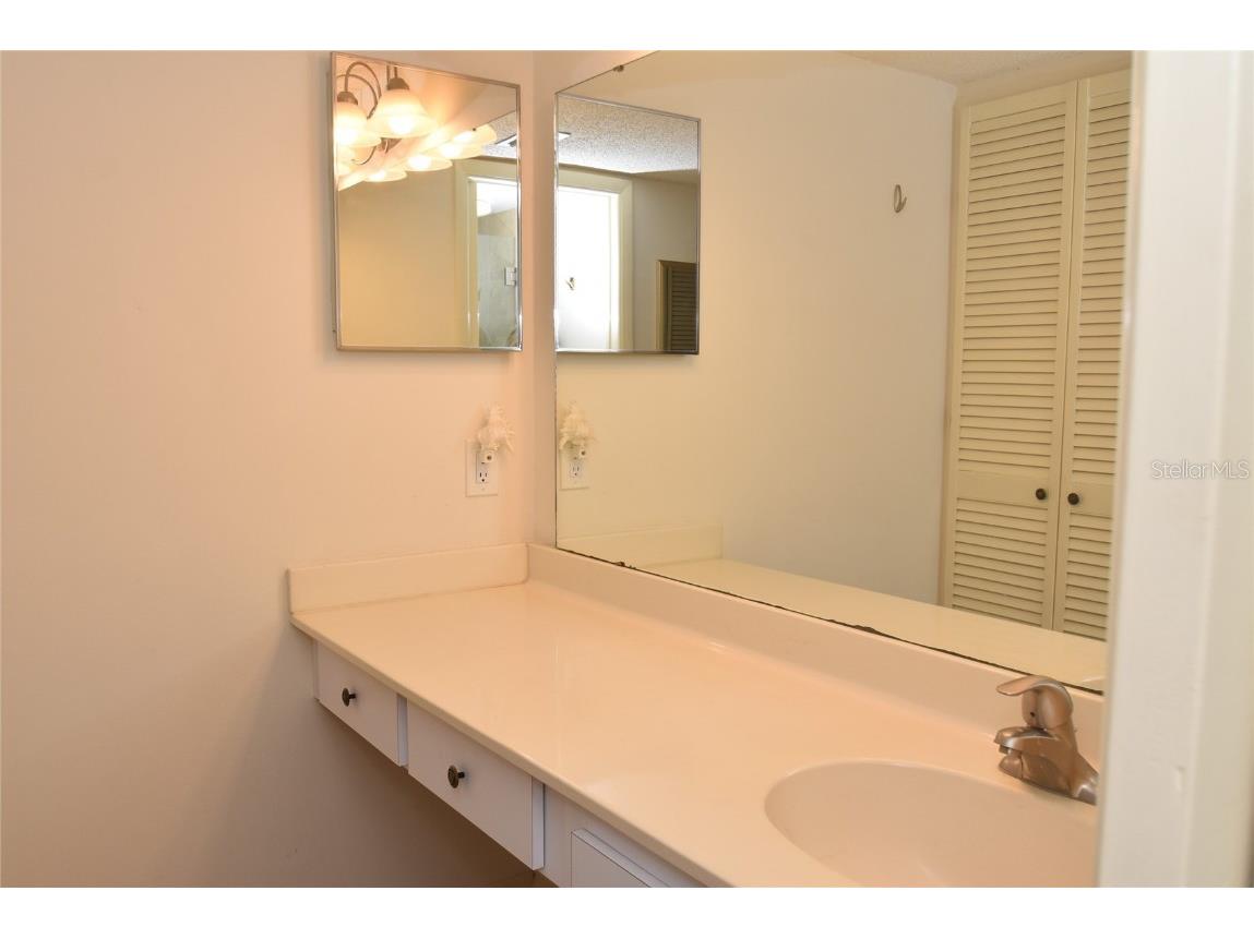 1712 Glenhouse Drive #GL418 Sarasota FL 34231 A4144095 image36