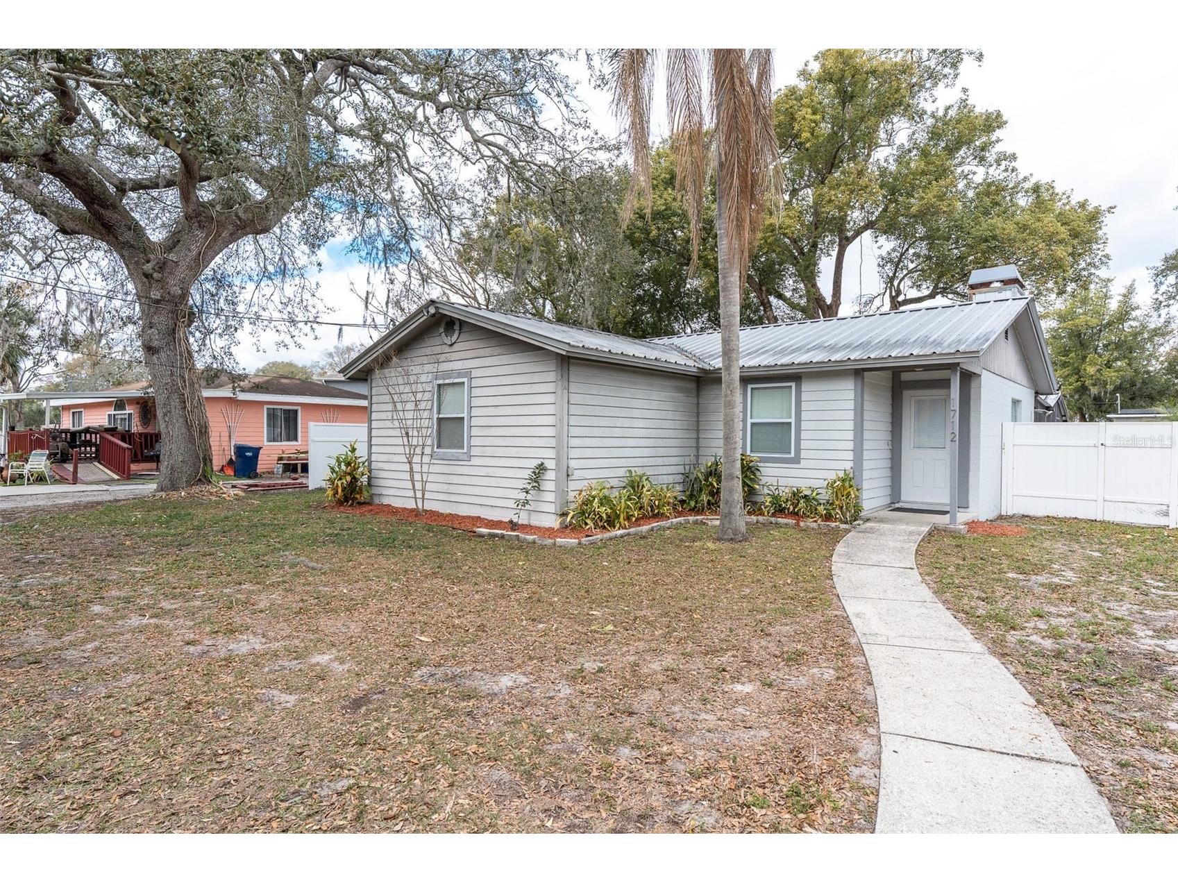 1712 N Club Court Tampa FL 33612 TB8474939 image1