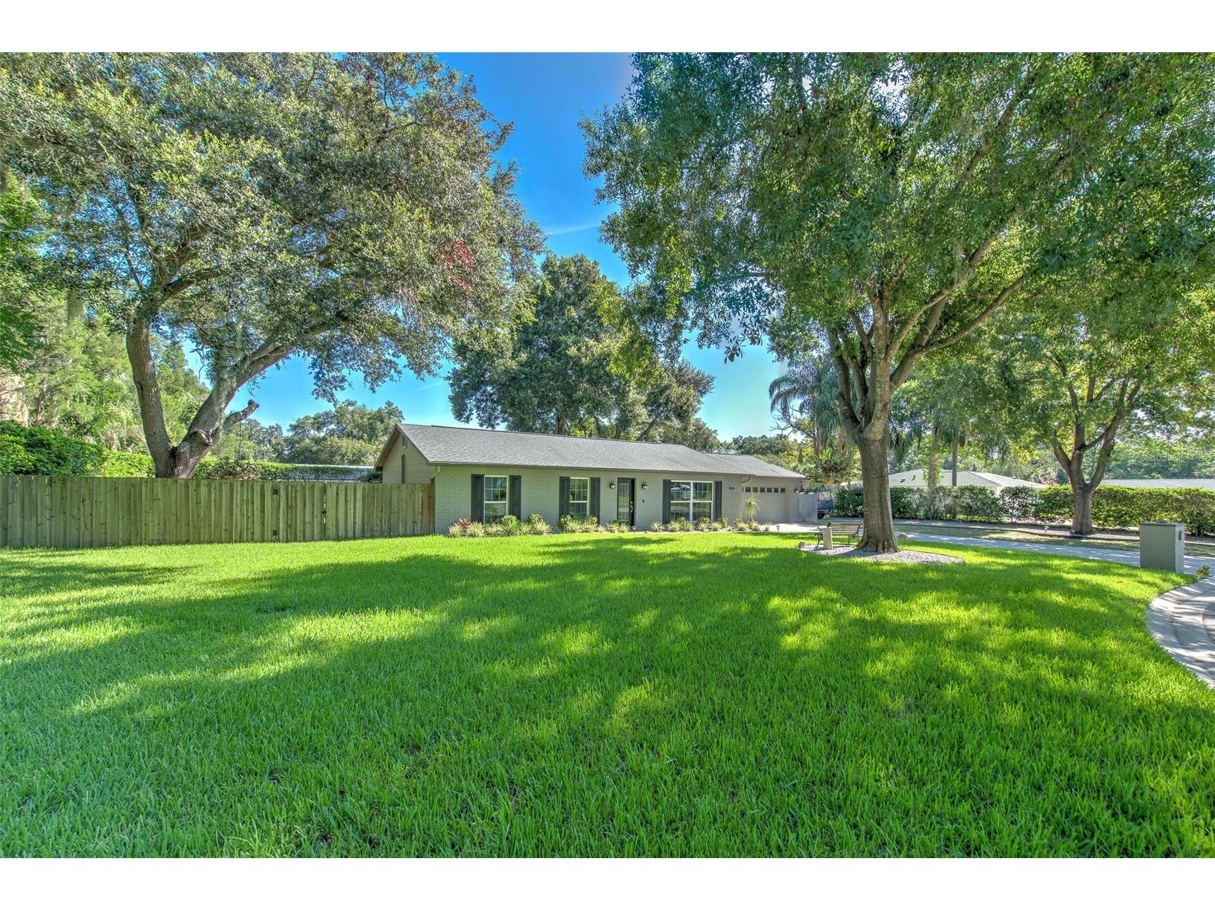 1712 Sakura Drive Valrico FL 33596 TB8526697 image1
