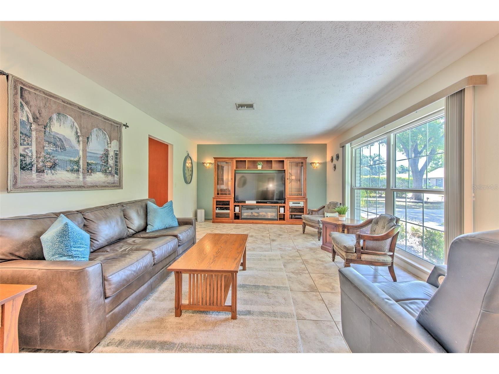 1712 Sakura Drive Valrico FL 33596 TB8526697 image7
