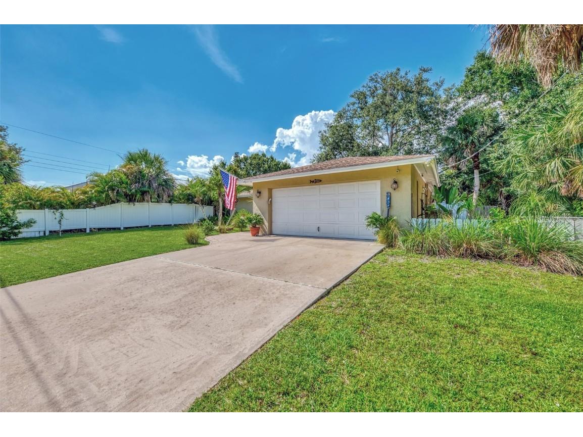 1712 Shell Drive Englewood FL 34223 A4662637 image10