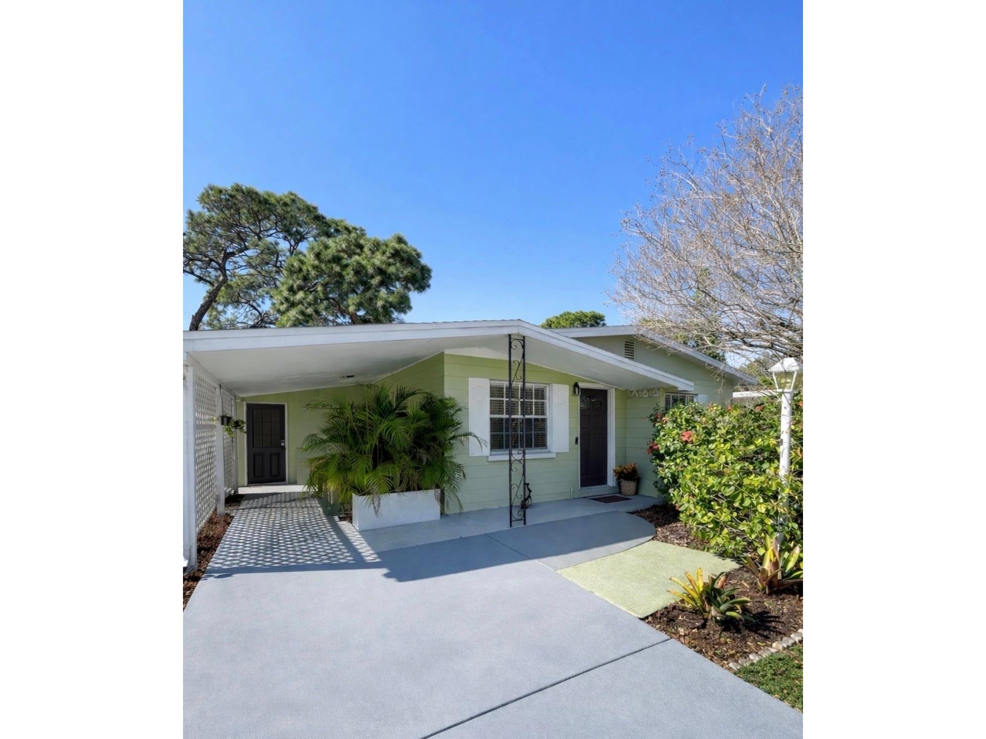 1713 59th Street S Gulfport FL 33707 TB8471565 image1