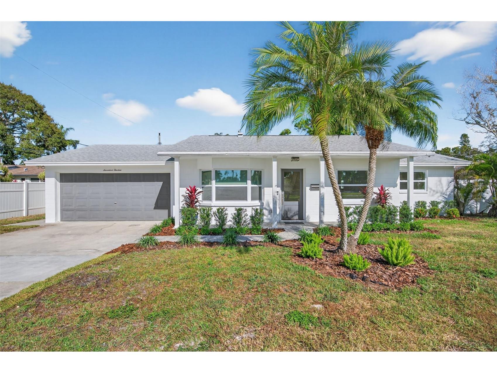 1713 Connecticut Avenue NE Saint Petersburg FL 33703 TB8452248 image1