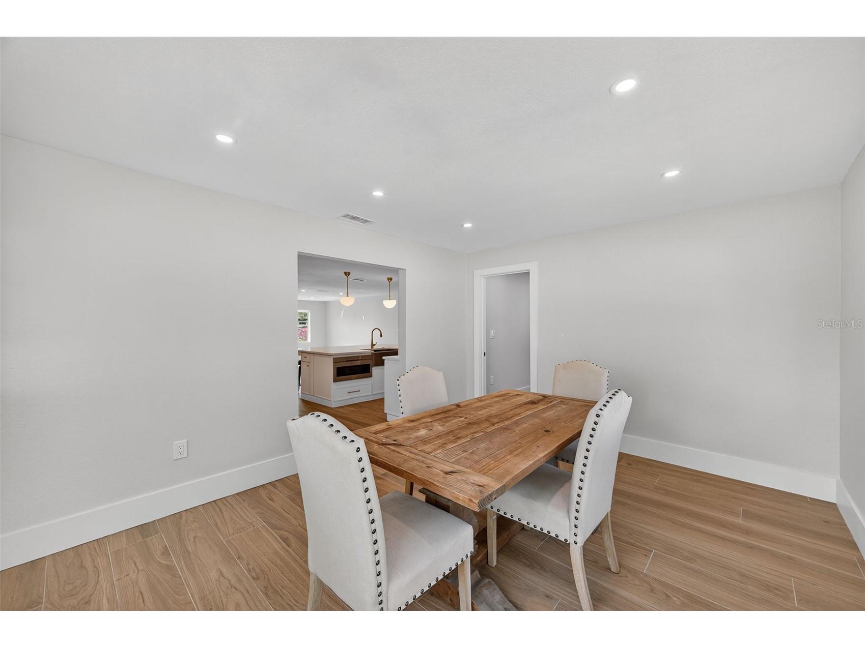 1713 Connecticut Avenue NE Saint Petersburg FL 33703 TB8452248 image11