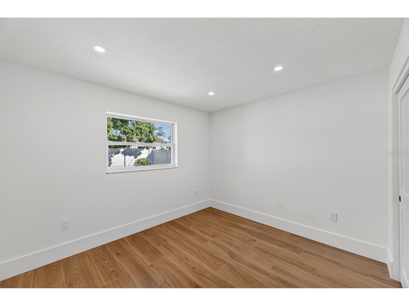 1713 Connecticut Avenue NE Saint Petersburg FL 33703 TB8452248 image21