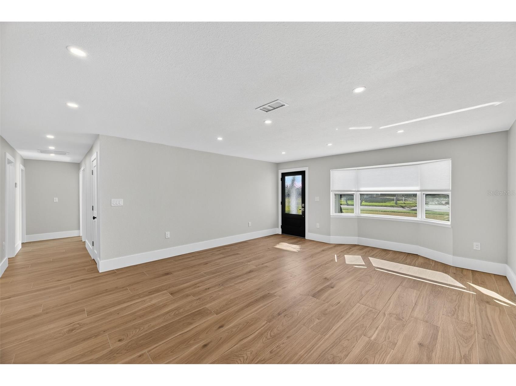 1713 Connecticut Avenue NE Saint Petersburg FL 33703 TB8452248 image6