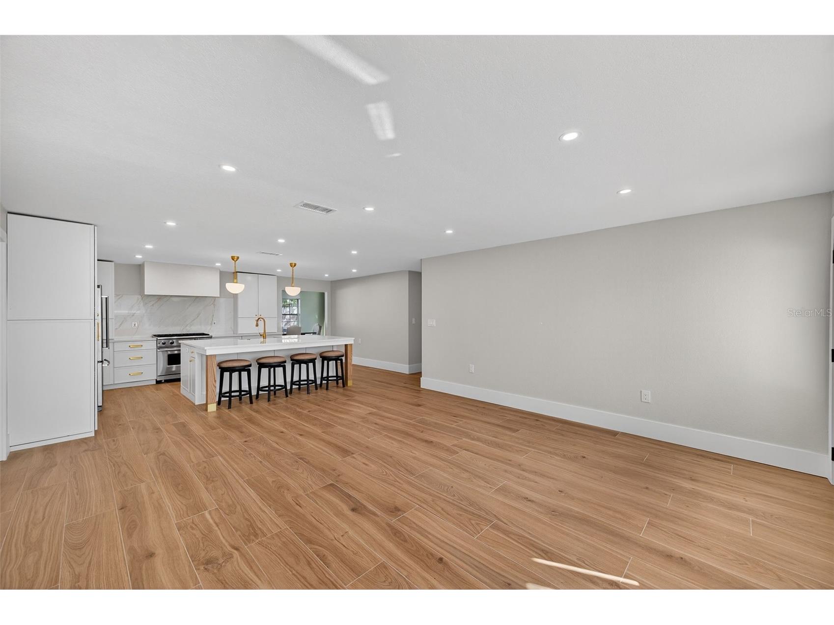 1713 Connecticut Avenue NE Saint Petersburg FL 33703 TB8452248 image7