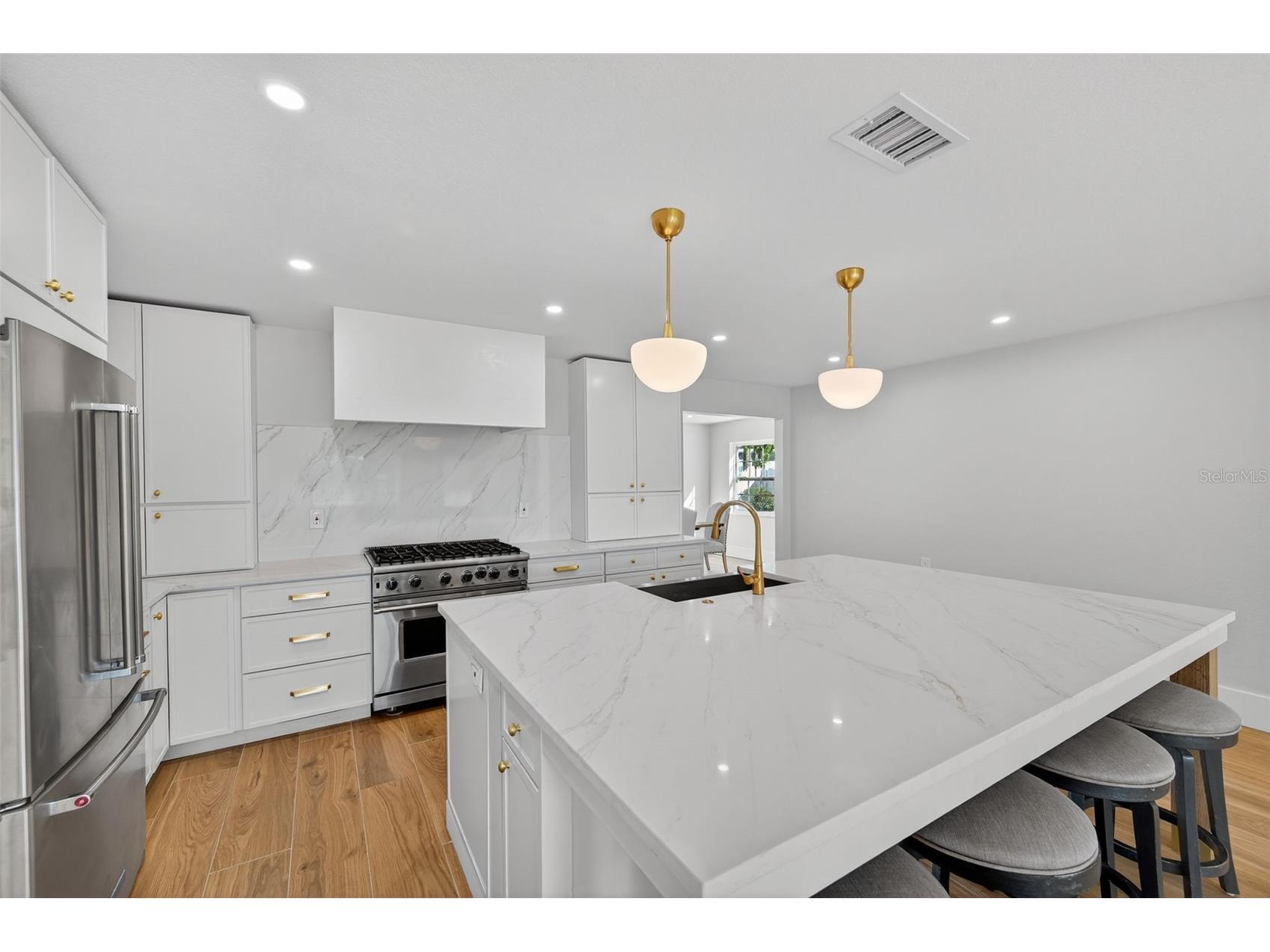 1713 Connecticut Avenue NE Saint Petersburg FL 33703 TB8452248 image8