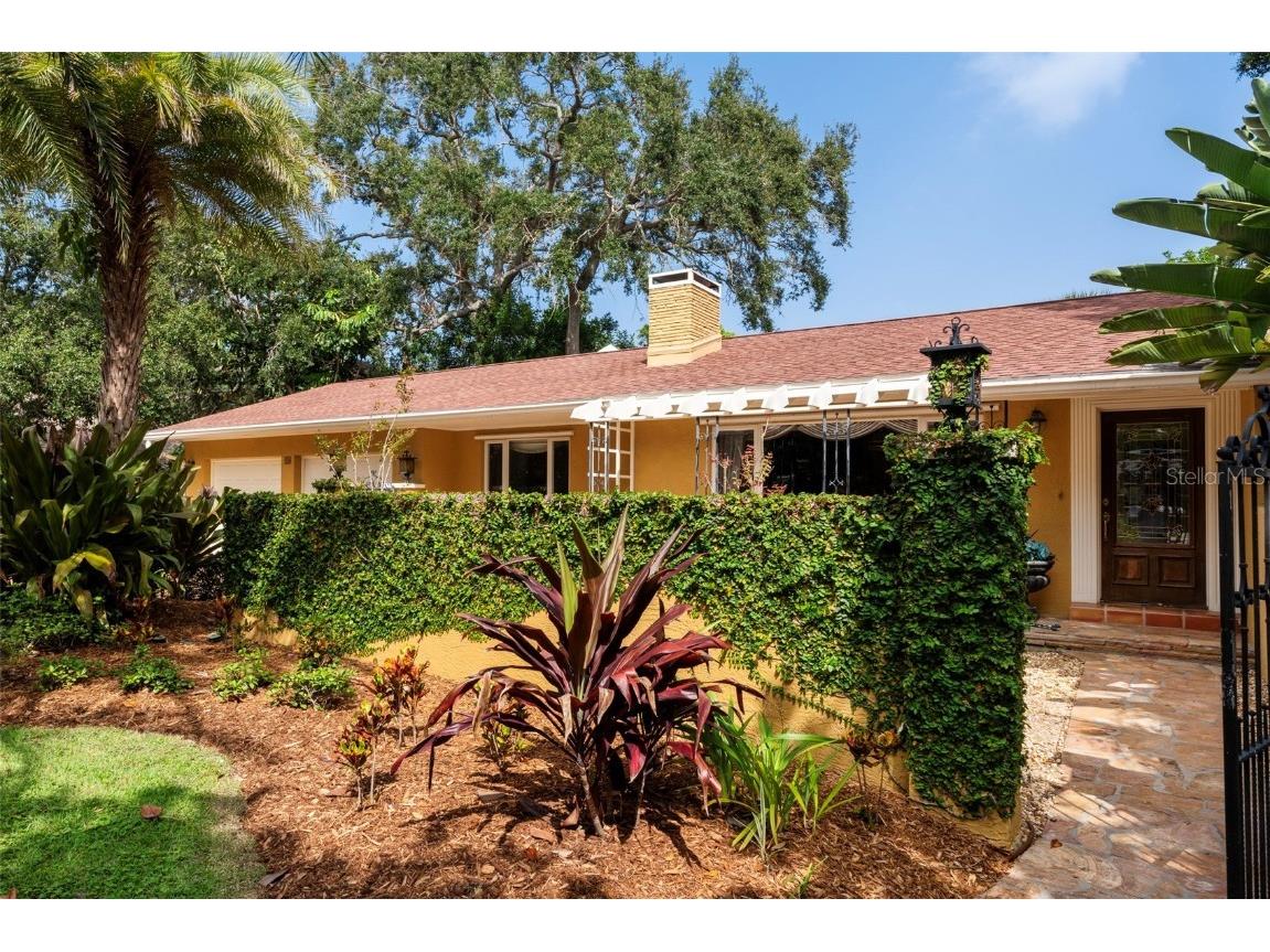 1713 North Drive Sarasota FL 34239 A4584795 image1