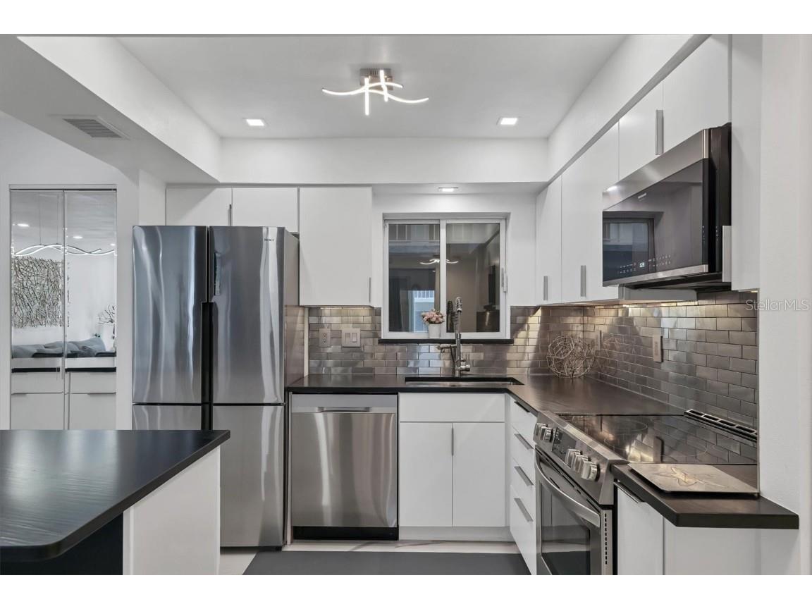 1714 69th Avenue W #B203 Bradenton FL 34207 - SARASOTA BAY ICW GULF OF MEX A4669160 image14