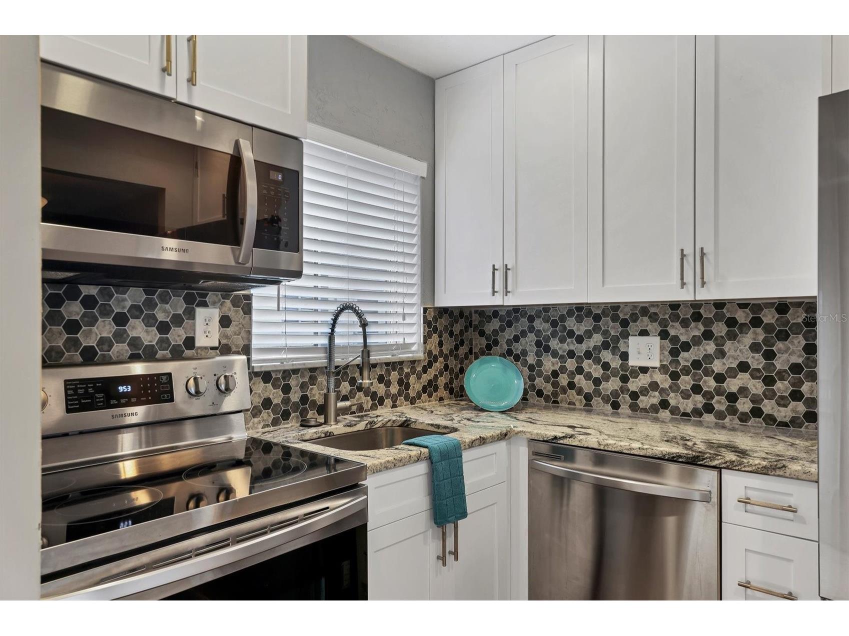 1714 69th Avenue W #B408 Bradenton FL 34207 A4678053 image18