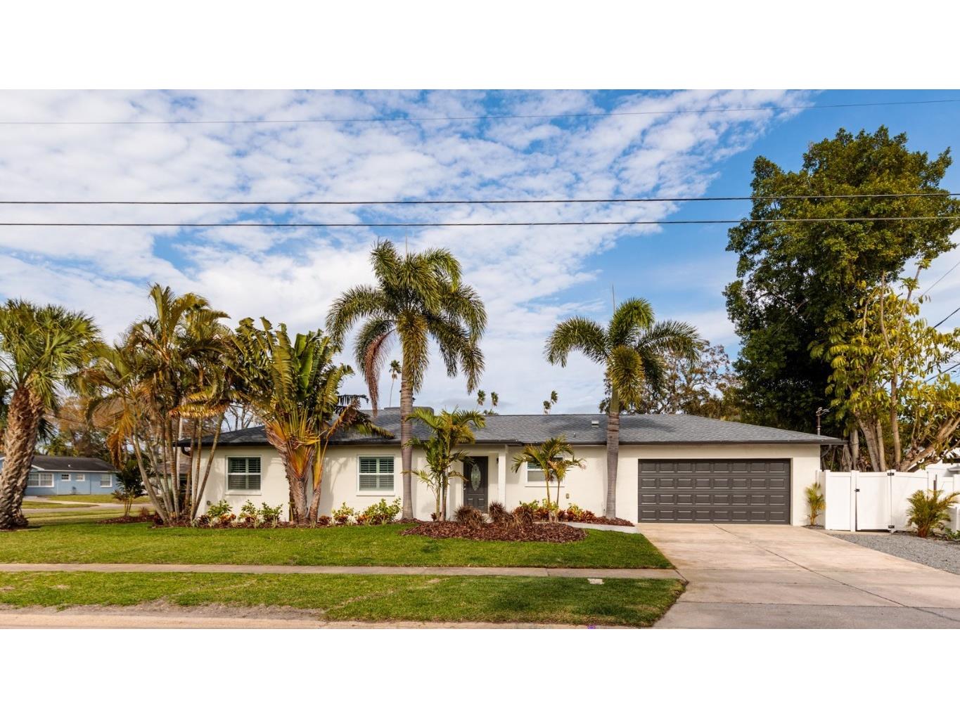 1714 Bayou Grande Boulevard NE Saint Petersburg FL 33703 U8229089 image1